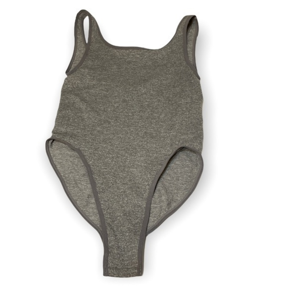 Free Press woman’s Gray ribbed bodysuit Size small